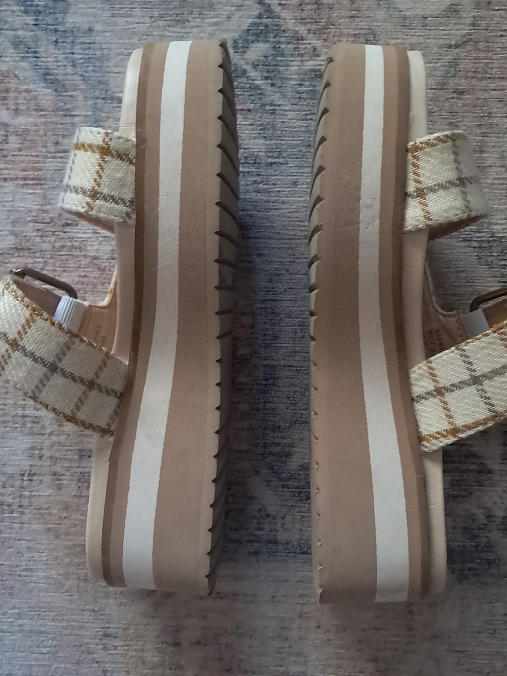 Platform Sandals With Buckle - Picture 2 of 7